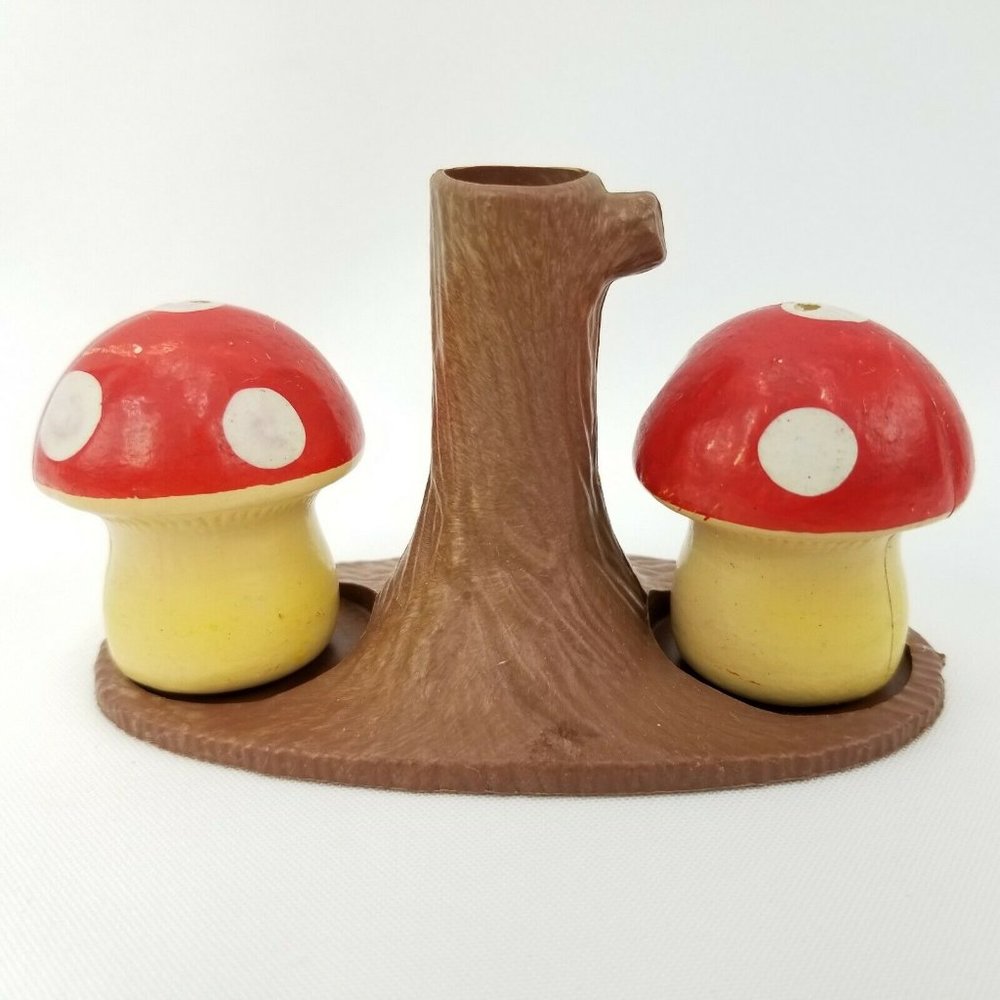 Vintage Polka Dot Mushrooms Salt & Pepper Shakers - Picture 8 of 8